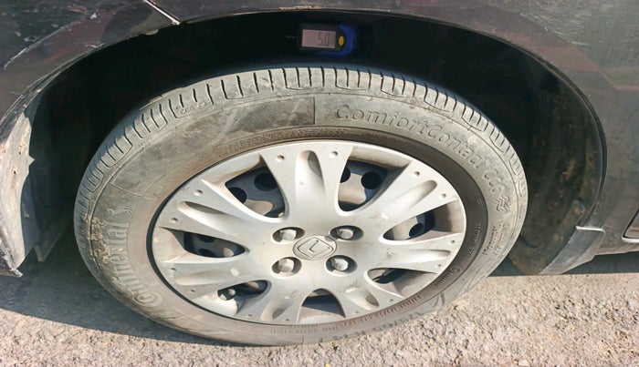 2015 Honda Amaze 1.2L I-VTEC S, Petrol, Manual, 54,543 km, tyre