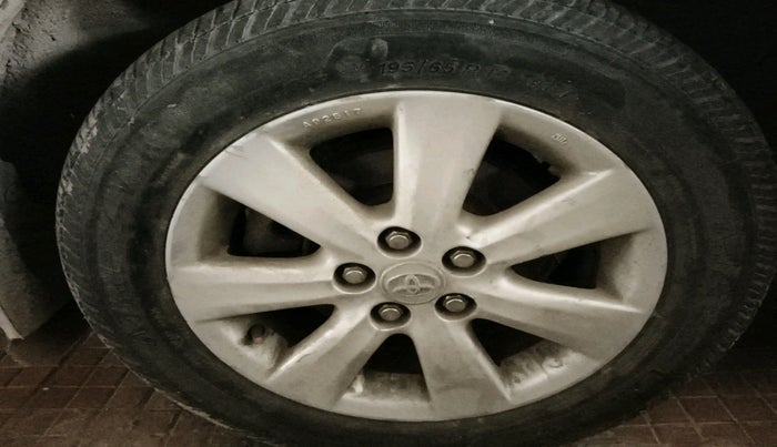 2010 Toyota Corolla Altis G PETROL, Petrol, Manual, 59,270 km, tyre