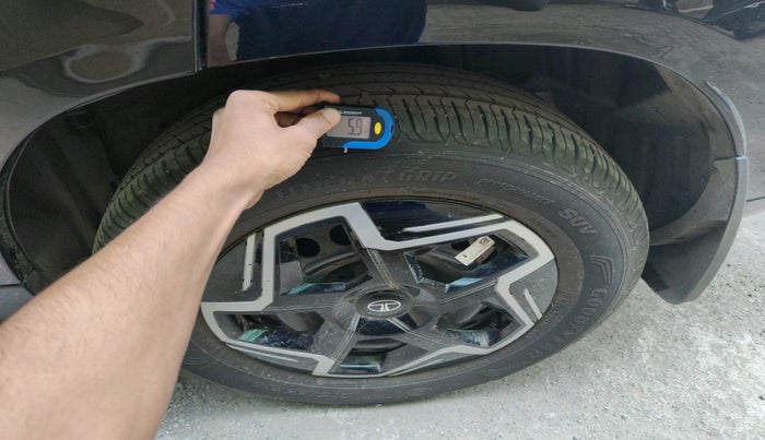 2025 Tata Curvv Pure Plus 1.2 Petrol 7DCA, Petrol, Automatic, 6,415 km, tyre