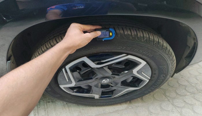 2025 Tata Curvv Pure Plus 1.2 Petrol 7DCA, Petrol, Automatic, 6,415 km, tyre