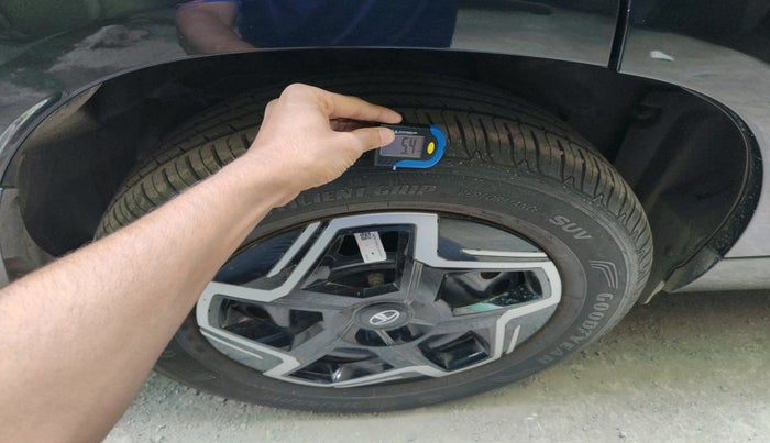 2025 Tata Curvv Pure Plus 1.2 Petrol 7DCA, Petrol, Automatic, 6,415 km, tyre