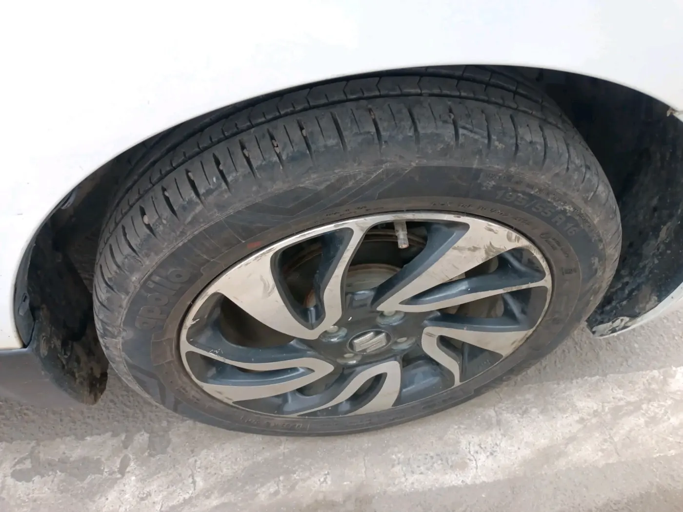 2019 Maruti Baleno ZETA DIESEL 1.3, Diesel, Manual, 1,21,936 km, tyre