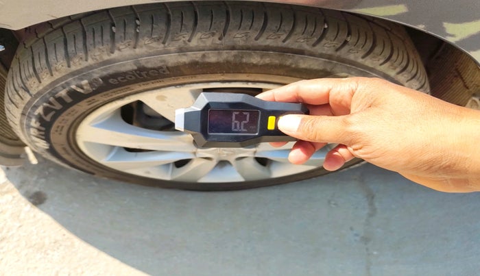 2012 Hyundai Verna FLUIDIC 1.6 CRDI SX, Diesel, Manual, 63,885 km, tyre