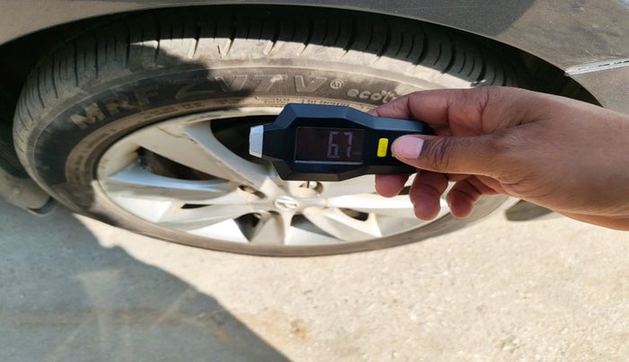 2012 Hyundai Verna FLUIDIC 1.6 CRDI SX, Diesel, Manual, 63,885 km, tyre