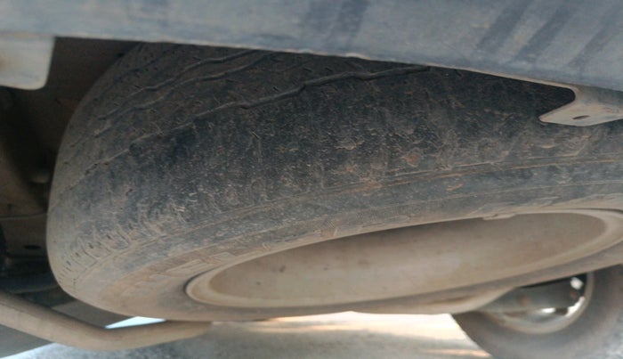 2015 Mahindra XUV500 W10, Diesel, Manual, 1,25,784 km, tyre