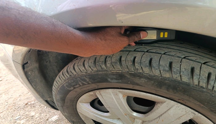 2011 Skoda Fabia AMBITION 1.2 MPI, Petrol, Manual, 95,298 km, tyre