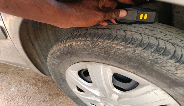 2011 Skoda Fabia AMBITION 1.2 MPI, Petrol, Manual, 95,298 km, tyre