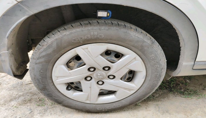 2019 Hyundai VENUE S 1.2, Petrol, Manual, 87,732 km, tyre