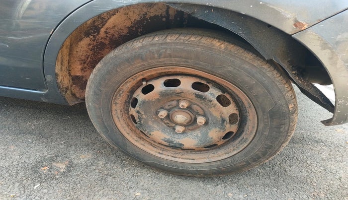 2012 Ford Figo ZXI 1.4 DIESEL, Diesel, Manual, 2,15,933 km, tyre