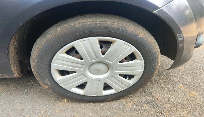 2012 Ford Figo ZXI 1.4 DIESEL, Diesel, Manual, 2,15,933 km, tyre