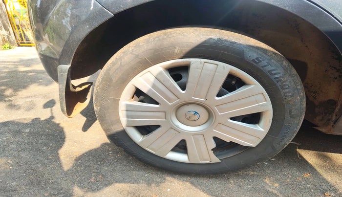 2012 Ford Figo ZXI 1.4 DIESEL, Diesel, Manual, 2,15,933 km, tyre