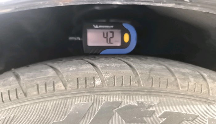 2010 Hyundai i10 MAGNA 1.2, Petrol, Manual, 82,141 km, tyre