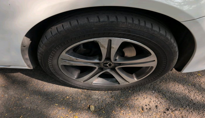 2018 Mercedes Benz E Class E 220 D, Diesel, Automatic, 74,595 km, tyre