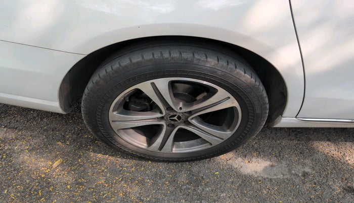 2018 Mercedes Benz E Class E 220 D, Diesel, Automatic, 74,595 km, tyre