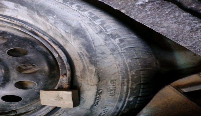 2011 Maruti Wagon R 1.0 VXI, Petrol, Manual, 66,062 km, tyre