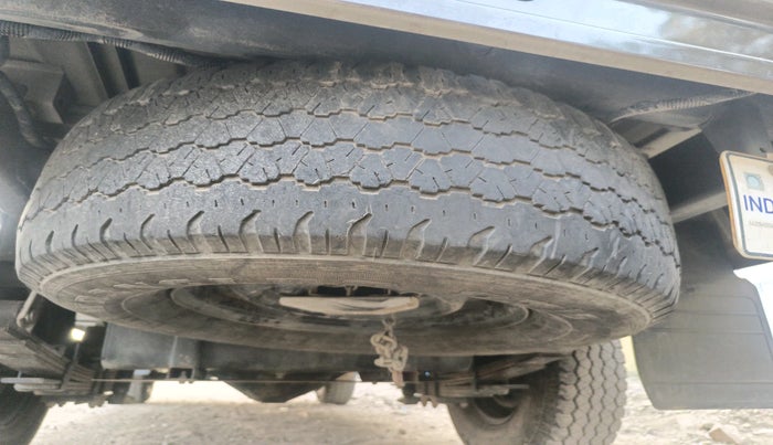 2024 Mahindra Bolero Camper GOLD ZX 2WD, Diesel, Manual, 66,059 km, tyre