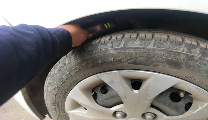 2015 Hyundai Grand i10 SPORTZ 1.2 KAPPA VTVT, Petrol, Manual, 17,533 km, tyre