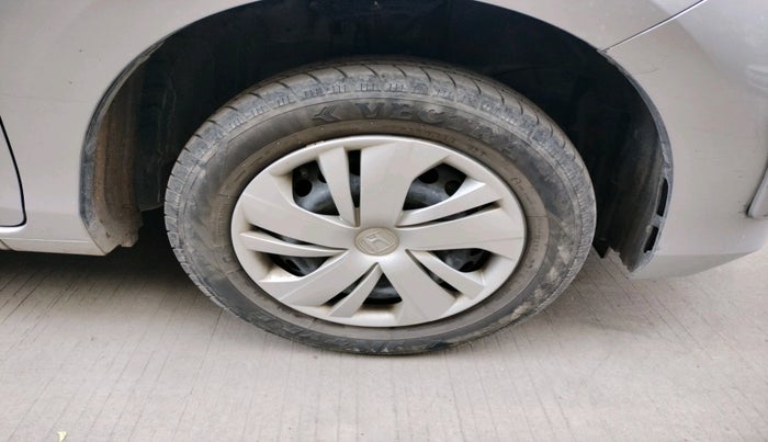 2019 Honda Amaze 1.2L I-VTEC S, Petrol, Manual, 20,700 km, tyre