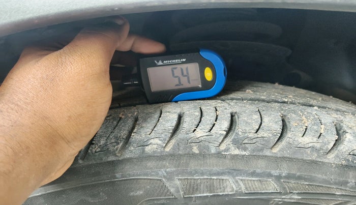 2019 Mahindra XUV300 W8 1.2 PETROL, Petrol, Manual, 32,739 km, tyre