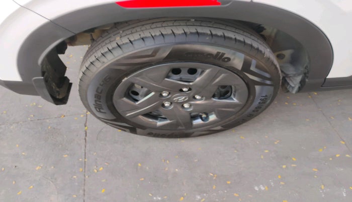 2024 Hyundai VENUE SX 1.2 PETROL, Petrol, Manual, 10,679 km, tyre