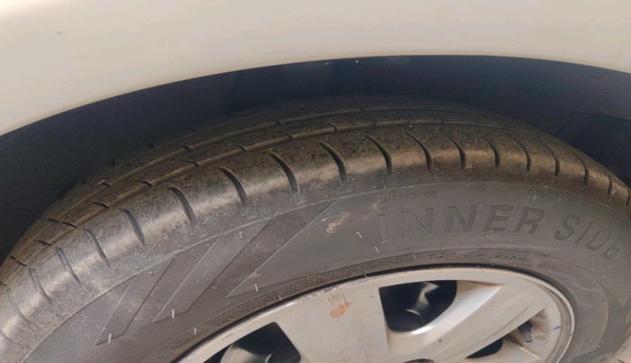 2011 Maruti Swift Dzire ZXI, Petrol, Manual, 87,436 km, tyre