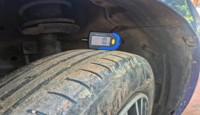 2011 Maruti Swift LXI, Petrol, Manual, 79,712 km, tyre