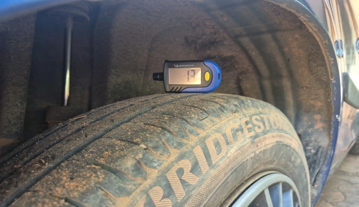 2011 Maruti Swift LXI, Petrol, Manual, 79,712 km, tyre