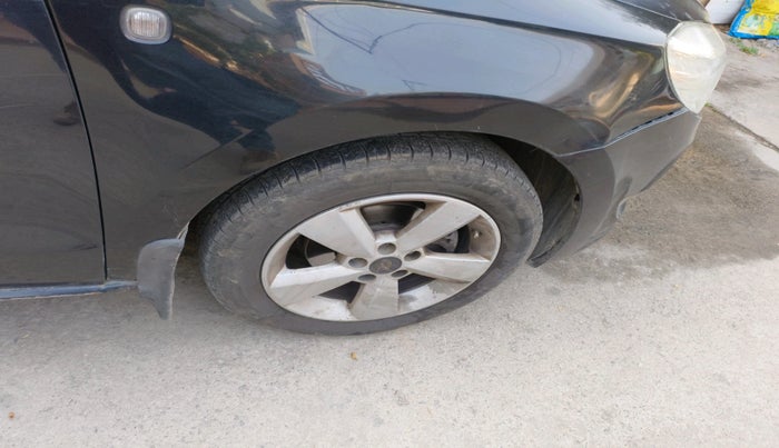 2015 Skoda Rapid 1.5 TDI CR ELEGANCE PLUS, Diesel, Manual, 1,05,327 km, tyre