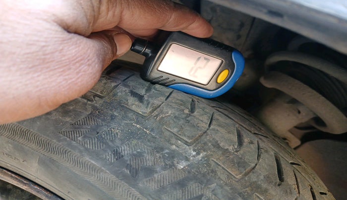 2011 Ford Figo ZXI 1.2 PETROL, Petrol, Manual, 1,53,978 km, tyre