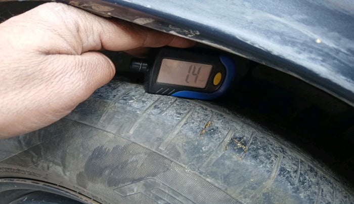 2011 Ford Figo ZXI 1.2 PETROL, Petrol, Manual, 1,53,978 km, tyre