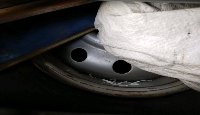 2016 Maruti Wagon R 1.0 LXI CNG, Petrol, Manual, 1,22,887 km, tyre