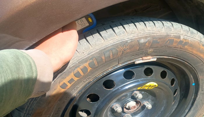 2018 Maruti Ciaz ZXI+, Petrol, Manual, 1,42,718 km, tyre