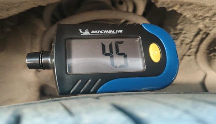 2014 Hyundai Eon ERA +, Petrol, Manual, 40,989 km, tyre