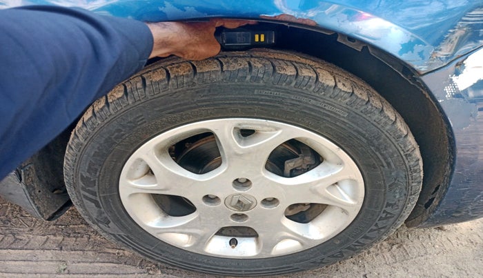 2013 Renault Scala RXL DIESEL, Diesel, Manual, 1,64,460 km, tyre