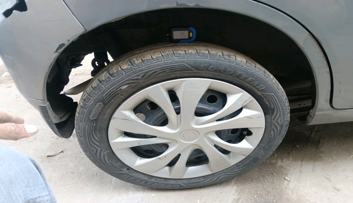 2016 Maruti Wagon R 1.0 VXI, Petrol, Manual, 71,016 km, tyre