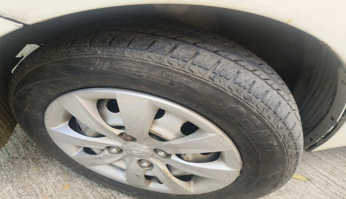 2012 Hyundai Eon ERA +, Petrol, Manual, 34,967 km, tyre