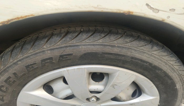 2012 Hyundai Eon ERA +, Petrol, Manual, 34,967 km, tyre