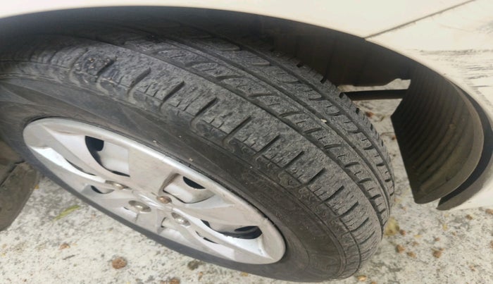 2012 Hyundai Eon ERA +, Petrol, Manual, 34,967 km, tyre