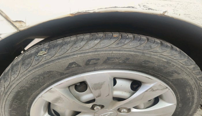 2012 Hyundai Eon ERA +, Petrol, Manual, 34,967 km, tyre