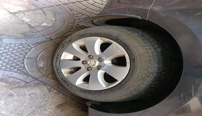 2011 Skoda Superb ELEGANCE 1.8 TSI AT, Petrol, Automatic, 58,921 km, tyre