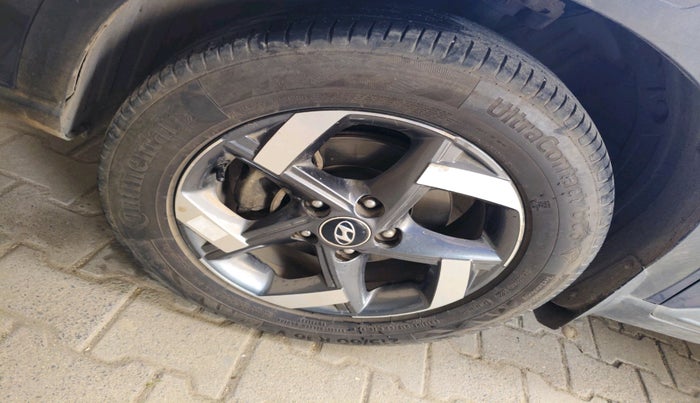 2021 Hyundai VENUE SX 1.0 TURBO, Petrol, Manual, 93,613 km, tyre