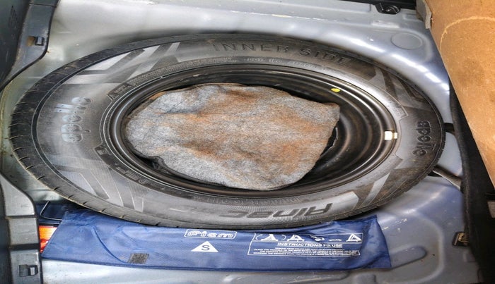 2021 Hyundai VENUE SX 1.0 TURBO, Petrol, Manual, 93,613 km, tyre