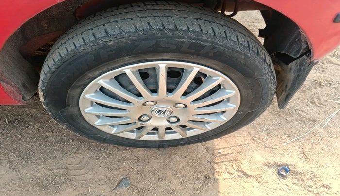 2010 Tata Indica Vista AURA QUADRAJET, Diesel, Manual, tyre