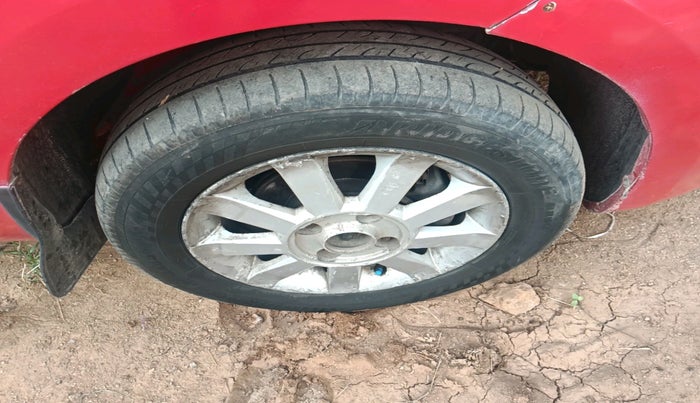 2010 Tata Indica Vista AURA QUADRAJET, Diesel, Manual, tyre