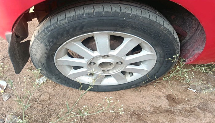 2010 Tata Indica Vista AURA QUADRAJET, Diesel, Manual, tyre