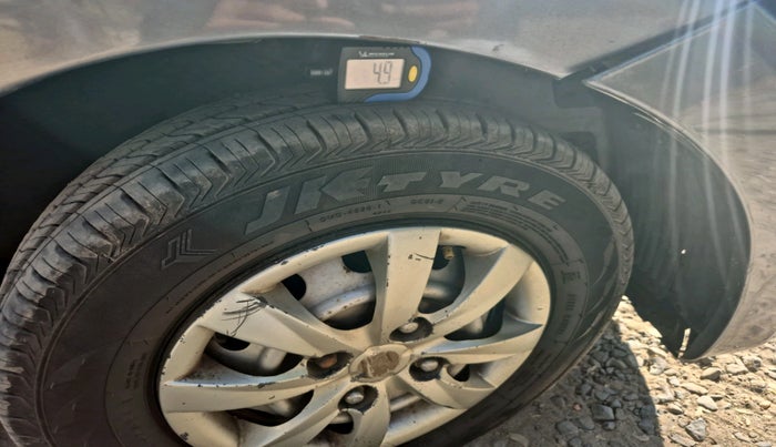 2013 Hyundai Eon ERA +, Petrol, Manual, 83,409 km, tyre