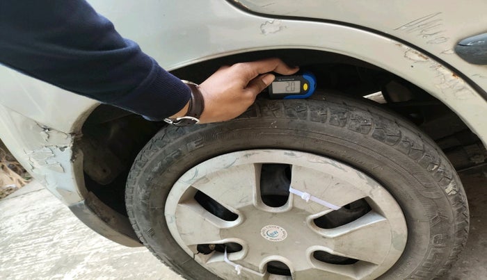 2011 Maruti Zen Estilo LXI, Petrol, Manual, 57,486 km, tyre