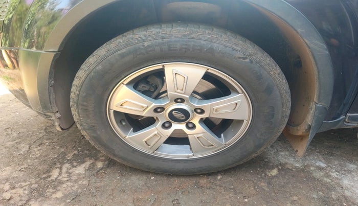 2013 Mahindra XUV500 W8, Diesel, Manual, 1,07,766 km, tyre
