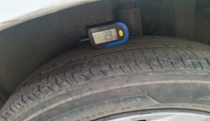 2011 Maruti Swift VXI, Petrol, Manual, 1,10,781 km, tyre