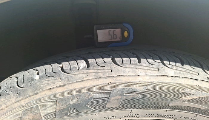 2011 Maruti Swift VXI, Petrol, Manual, 1,10,781 km, tyre